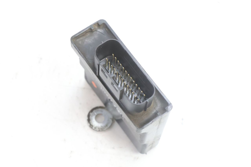 photo de BOITIER CDI SUZUKI BURGMAN 125 (2007 - 2014) - Gros plan technique