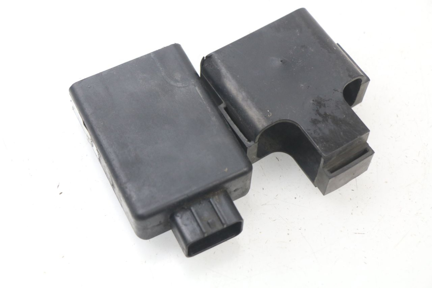 photo de BOITIER CDI HONDA CR 125 (2000 - 2001) - Gros plan technique