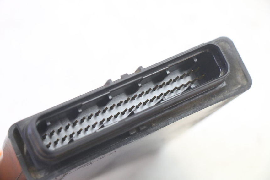 photo de BOITIER CDI SUZUKI DL V STROM 1000 (2002 - 2007) - Autre angle de vue