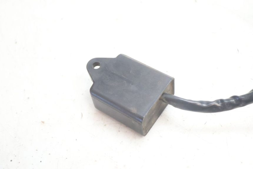 photo de BOITIER CDI SUZUKI DR S 600 (1985 - 1989) - Gros plan technique