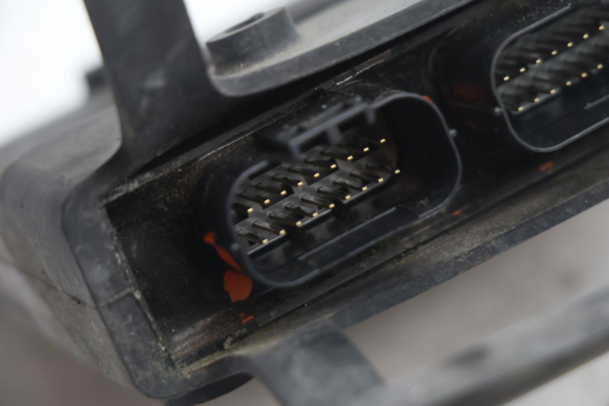 photo de BOITIER CDI KAWASAKI ER-6 ER6 N 650 (2005 - 2009) - Gros plan technique