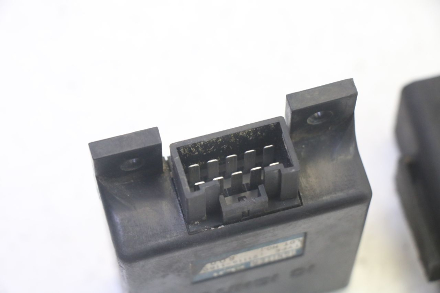 photo de BOITIER CDI KAWASAKI GPX R WARBIRD 600 (1988 - 1993) - Autre angle de vue