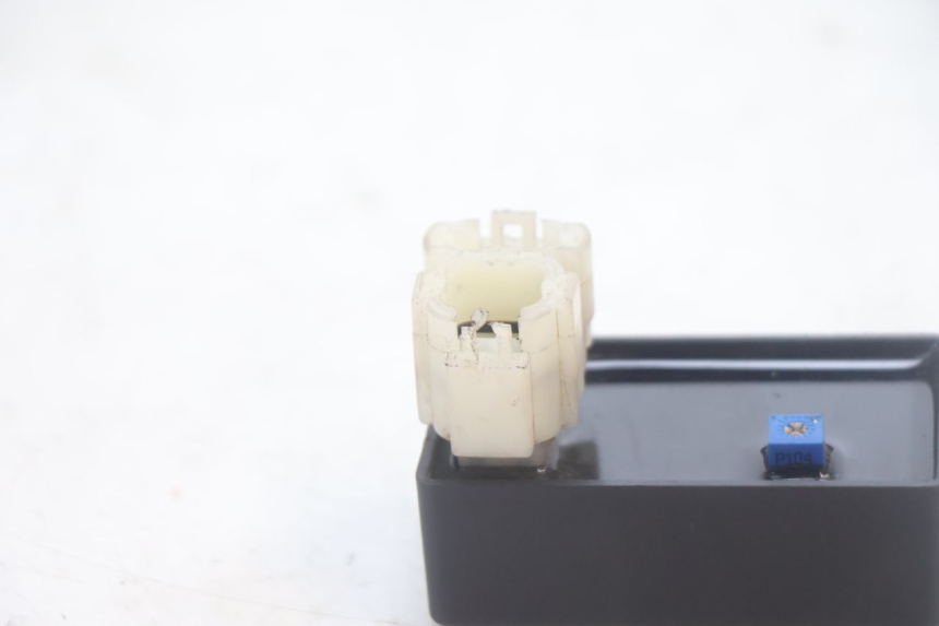 photo de BOITIER CDI PEUGEOT KISBEE 4T 50 (2010 - 2017) - Gros plan technique
