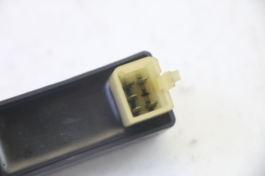 photo de BOITIER CDI PEUGEOT LUDIX 50 (2005 - 2007) - Autre angle de vue