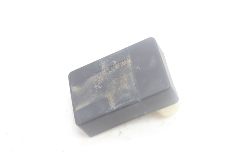 photo de BOITIER CDI HONDA SCV LEAD 100 (2003 - 2007) - Gros plan technique