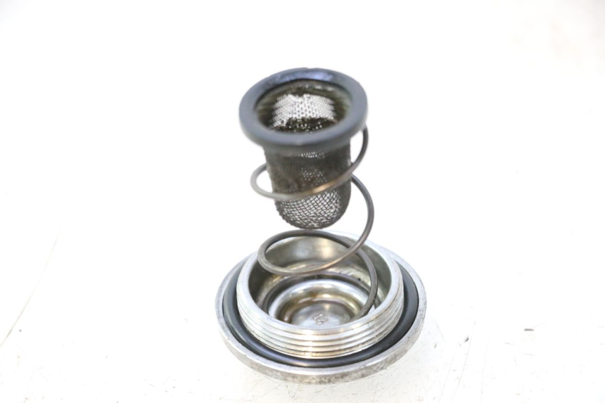photo de BOUCHON CARTER HUILE HONDA FJS SILVER WING SILVERWING 400 (2005 - 2008) - Autre angle de vue