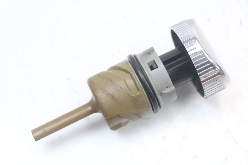 photo de BOUCHON CARTER HUILE HARLEY DAVIDSON SPORTSTER XL CUSTOM 883 (1999 - 2006) - Vue principale