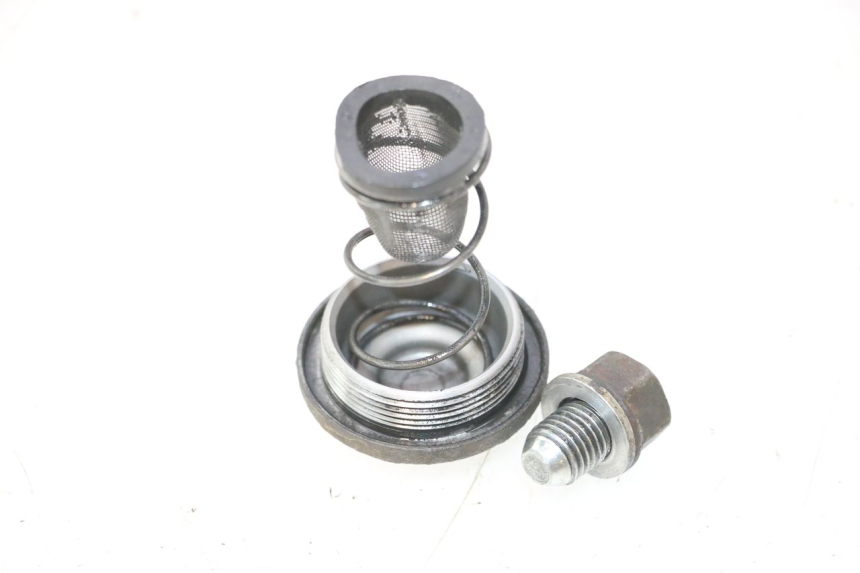 photo de BOUCHON CARTER HUILE SMC XROAD 150 - Détail de la pièce
