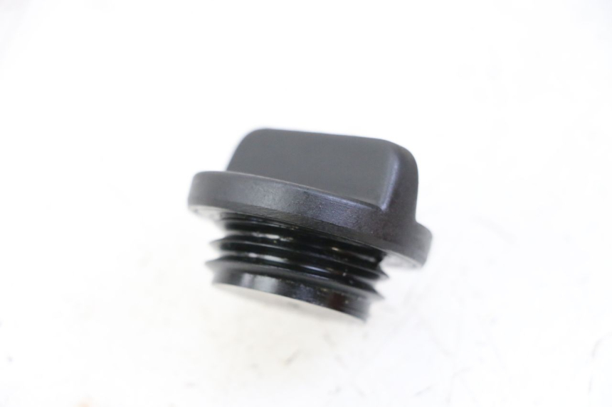 photo de BOUCHON CARTER HUILE YAMAHA FZ6 FAZER S2 600 (2007 - 2011)