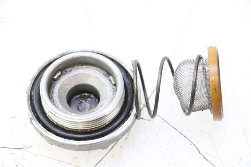 photo de BOUCHON CARTER HUILE YAMAHA YP MAJESTY 125 (1998 - 2001) - Zoom état d’usage