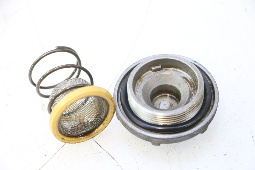 photo de BOUCHON CARTER HUILE YAMAHA YP MAJESTY 125 (1998 - 2001) - Détail de la pièce