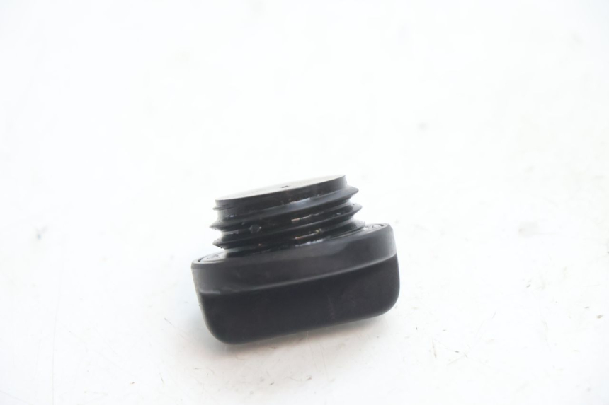 photo de BOUCHON CARTER HUILE YAMAHA YZF R GENESIS 750 (1993 - 1998) - Autre angle de vue
