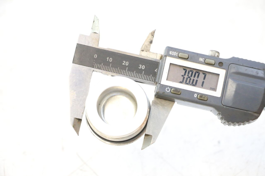 photo de BOUCHON FOURCHE HONDA FJS SILVER WING SILVERWING 400 (2005 - 2008) - Détail de la pièce