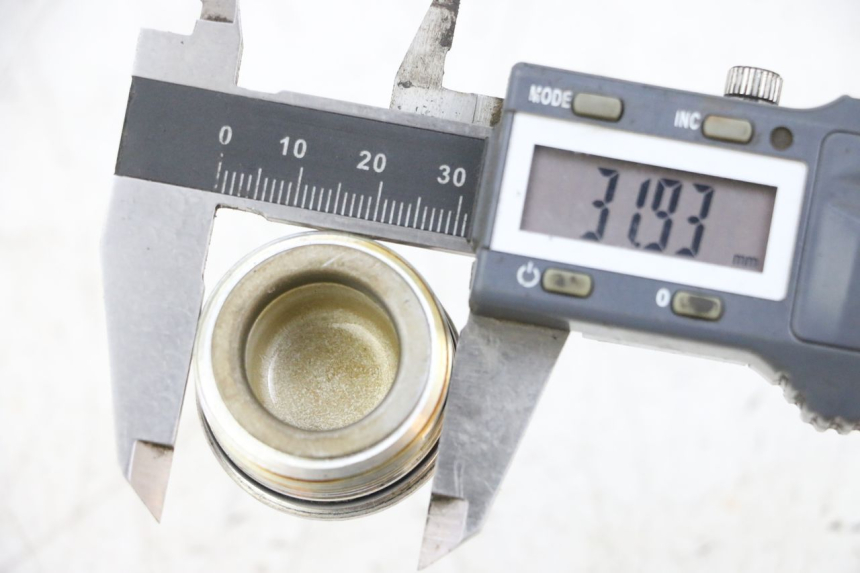 photo de BOUCHON FOURCHE HONDA NSR R 125 (1994 - 2003) - Détail de la pièce