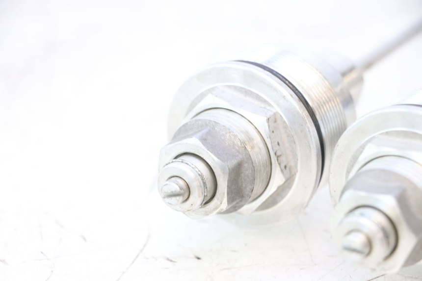photo de BOUCHON FOURCHE DUCATI SS IE DS CARENEE 1000 (2002 - 2006) - Marquages et références