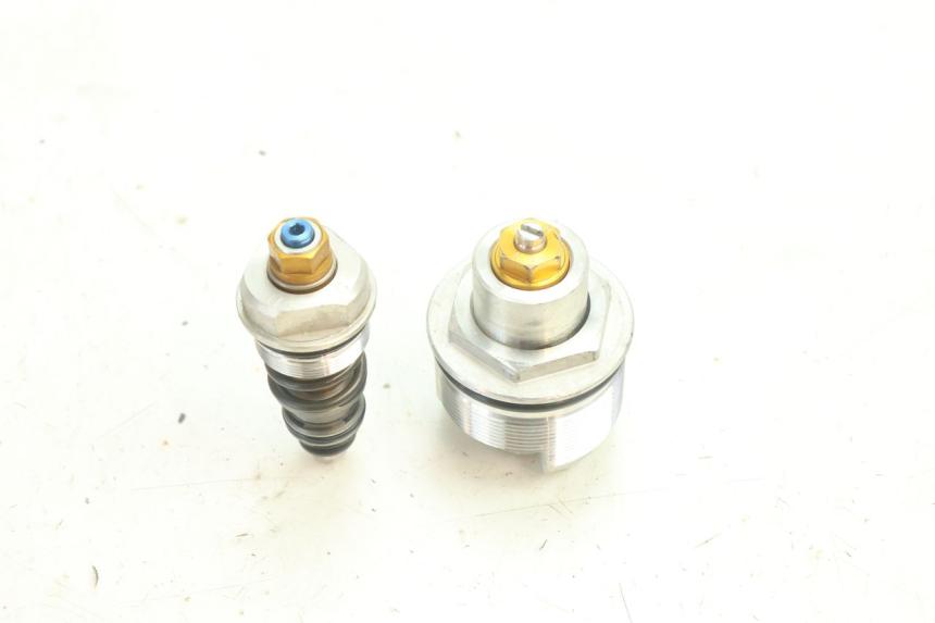 photo de BOUCHON FOURCHE YAMAHA YZF R6 600 (2008 - 2009) - Détail de la pièce