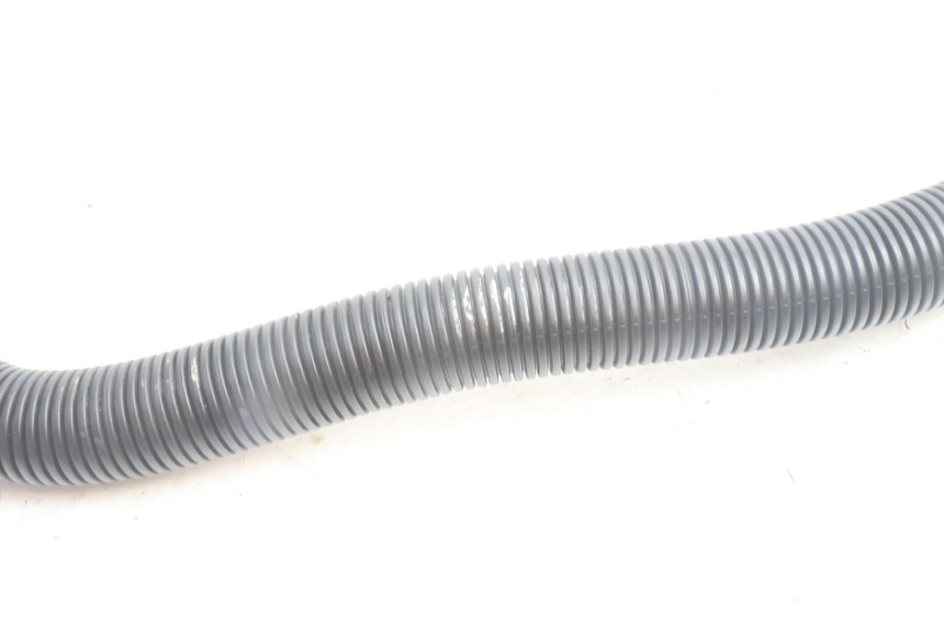 photo de BOUCHON RÉSERVOIR LAVE-GLACE BMW C1 125 (2000 - 2003) - Points de fixation
