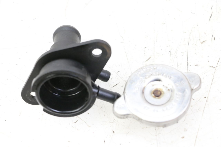 photo de BOUCHON RADIATEUR BMW C1 125 (2000 - 2003)