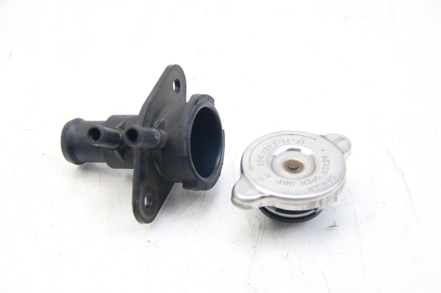 photo de BOUCHON RADIATEUR BMW C1 125 (2000 - 2003)