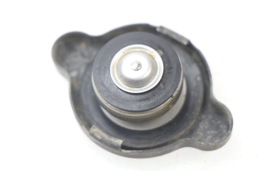 photo de BOUCHON RADIATEUR HONDA CRF CR-F 450 (2001 - 2005)