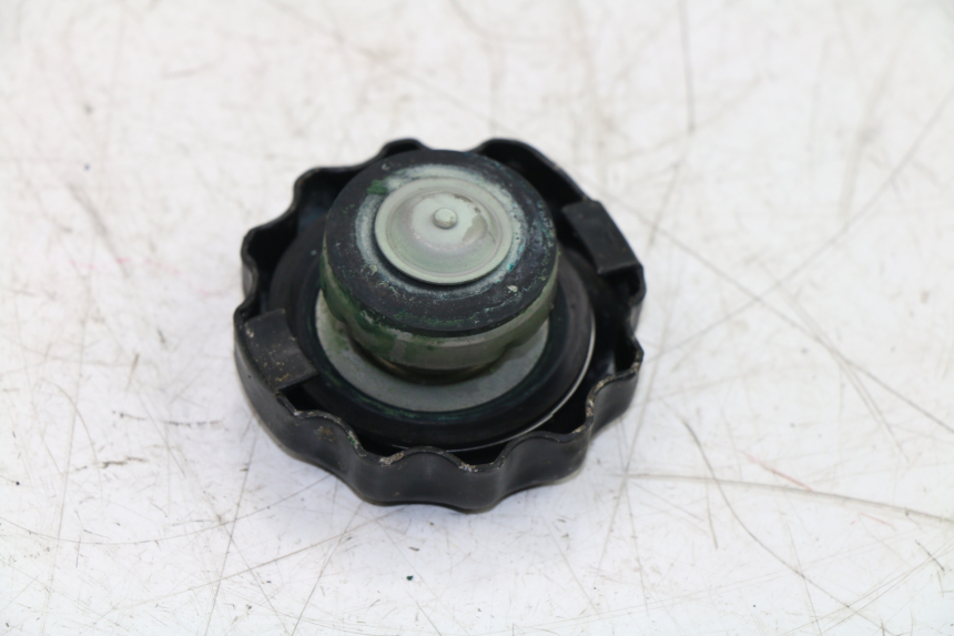 photo de BOUCHON RADIATEUR DUCATI ST3 992 (2006 - 2008)