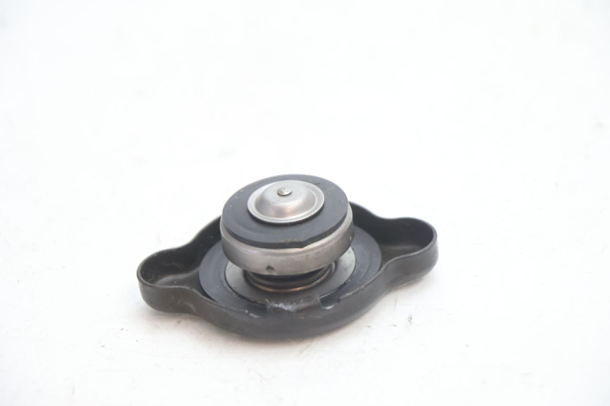 photo de BOUCHON RADIATEUR KAWASAKI ER-6 ER6 N 650 (2005 - 2009) - Zoom état d’usage