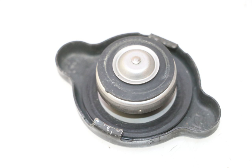 photo de BOUCHON RADIATEUR KAWASAKI ER-6 ER6 N 650 (2005 - 2009) - Zoom état d’usage