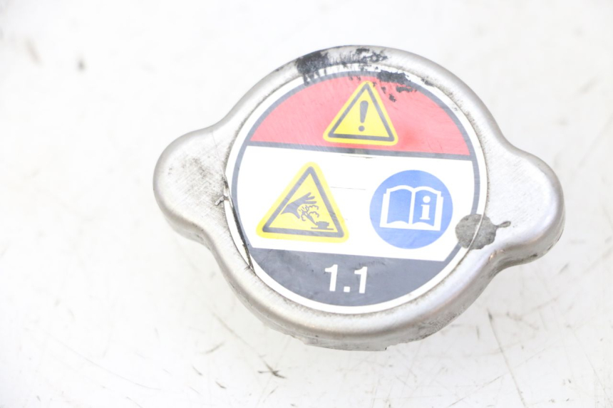 photo de BOUCHON RADIATEUR HONDA FES S-WING SWING ABS 125 (2007 - 2015)