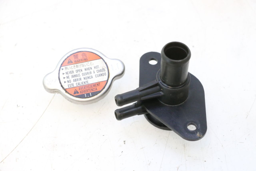 photo de BOUCHON RADIATEUR YAMAHA FJR 1300 (2001 - 2005) - Détail de la pièce