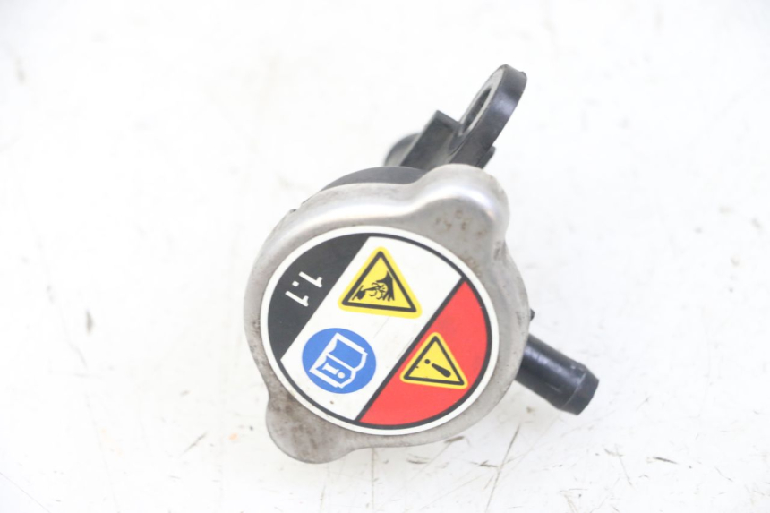 photo de BOUCHON RADIATEUR HONDA FORZA ABS 300 (2013 - 2019)