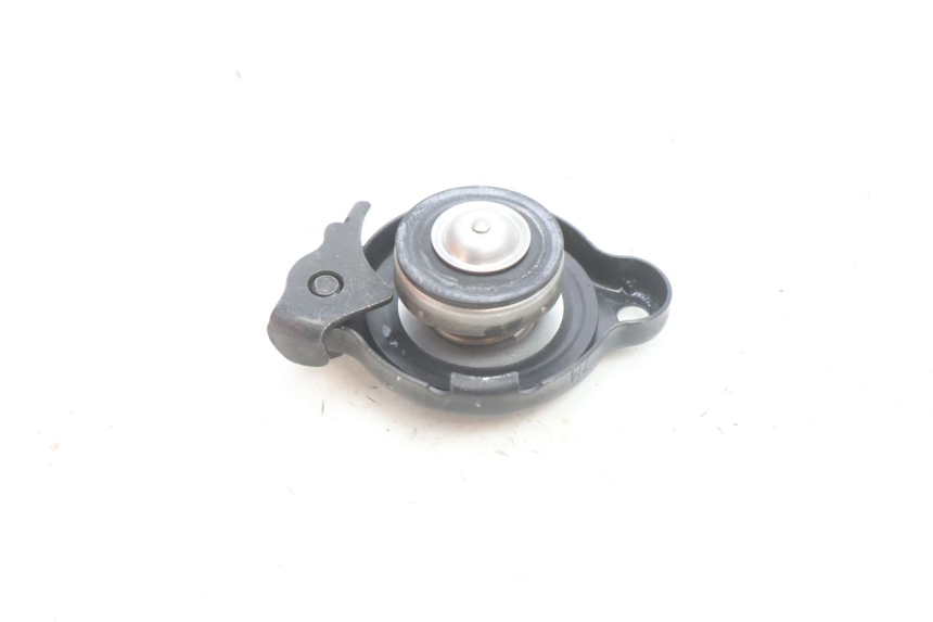 photo de BOUCHON RADIATEUR YAMAHA FZ8 800 (2010 - 2016) - Zoom état d’usage