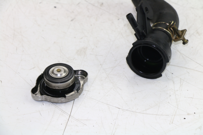 photo de BOUCHON RADIATEUR KYMCO GRAND DINK 125 (2002 - 2007)