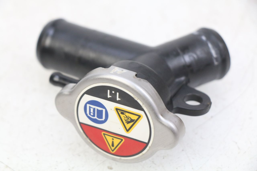 photo de BOUCHON RADIATEUR HONDA CB R 1000 (2018 - 2023)