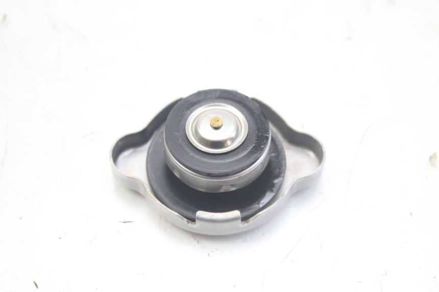 photo de BOUCHON RADIATEUR HONDA CRF 250 (2010 - 2013)