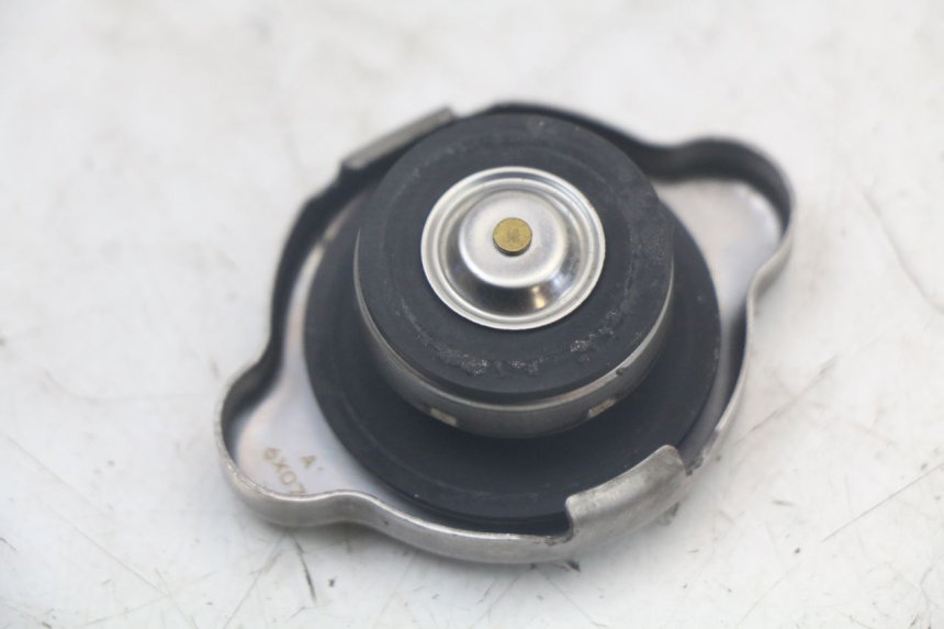 photo de BOUCHON RADIATEUR KAWASAKI VERSYS ABS 650 (2015 - 2018)