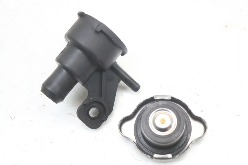 photo de BOUCHON RADIATEUR KYMCO DINK STREET ABS 125 (2011 - 2018)