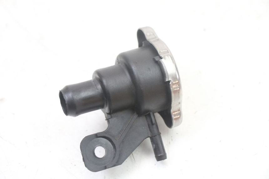 photo de BOUCHON RADIATEUR KYMCO XCITING 500 (2007 - 2010)