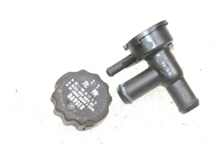 photo de BOUCHON RADIATEUR HONDA NSR R 125 (1994 - 2003) - Vue principale