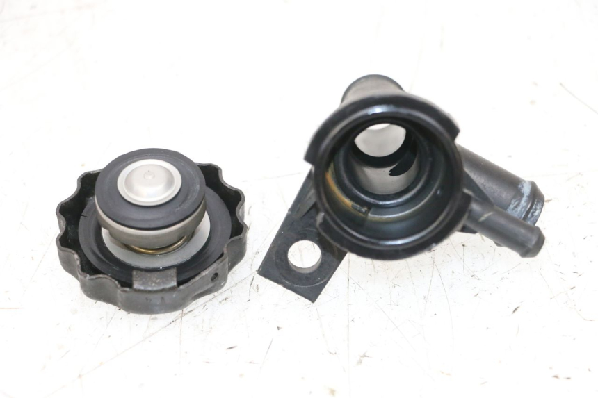 photo de BOUCHON RADIATEUR HONDA NSR R 125 (1994 - 2003) - Détail de la pièce