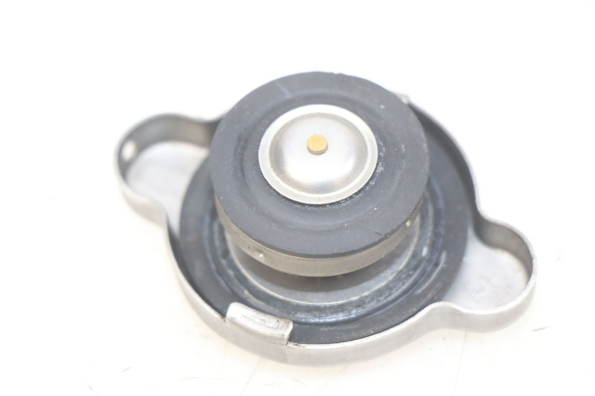 photo de BOUCHON RADIATEUR APRILIA SCARABEO LIGHT 125 (2007 - 2011)