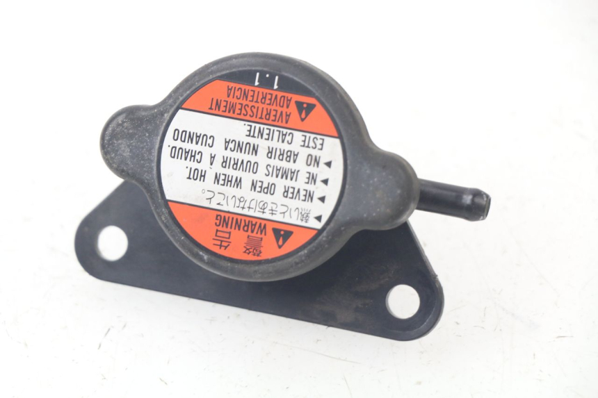 photo de BOUCHON RADIATEUR SUZUKI AN BURGMAN 400 (2006 - 2010)