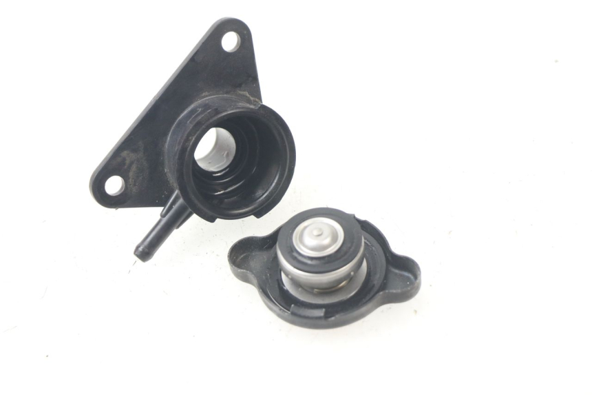 photo de BOUCHON RADIATEUR SUZUKI AN BURGMAN 400 (2006 - 2010)