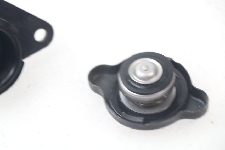photo de BOUCHON RADIATEUR SUZUKI AN BURGMAN 400 (2006 - 2010)