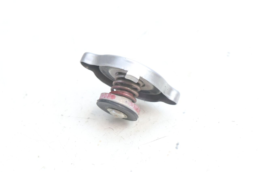photo de BOUCHON RADIATEUR HUSABERG TE 250 (2011 - 2014) - Autre angle de vue