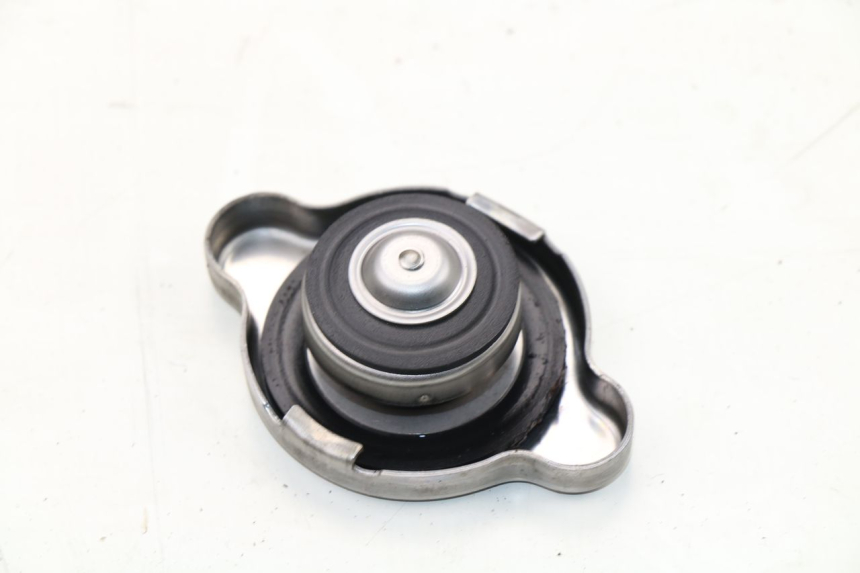 photo de BOUCHON RADIATEUR YAMAHA TRICITY 125 (2012 - 2016)