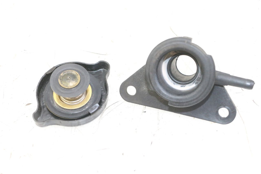 photo de BOUCHON RADIATEUR SUZUKI UH BURGMAN 125 (2002 - 2006)