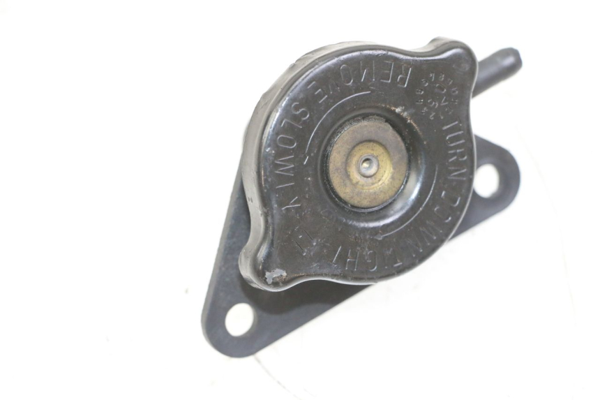 photo de BOUCHON RADIATEUR SUZUKI UH BURGMAN 125 (2002 - 2006)