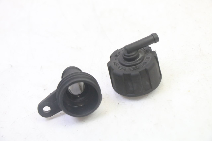 photo de BOUCHON RADIATEUR YAMAHA X-MAX XMAX 125 (2010 - 2014)