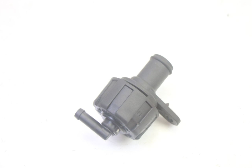 photo de BOUCHON RADIATEUR YAMAHA XMAX X-MAX 125 (2006 - 2009) - Détail de la pièce