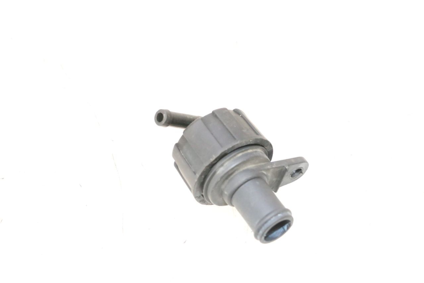 photo de BOUCHON RADIATEUR YAMAHA X-MAX XMAX 125 (2010 - 2013) - Autre angle de vue